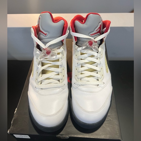 Air Jordan 5 Retro “Fire Red” - Picture 5 of 11